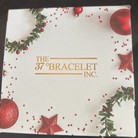 Rose Gold Tone Heart Bracelet - Picture 2 of 5